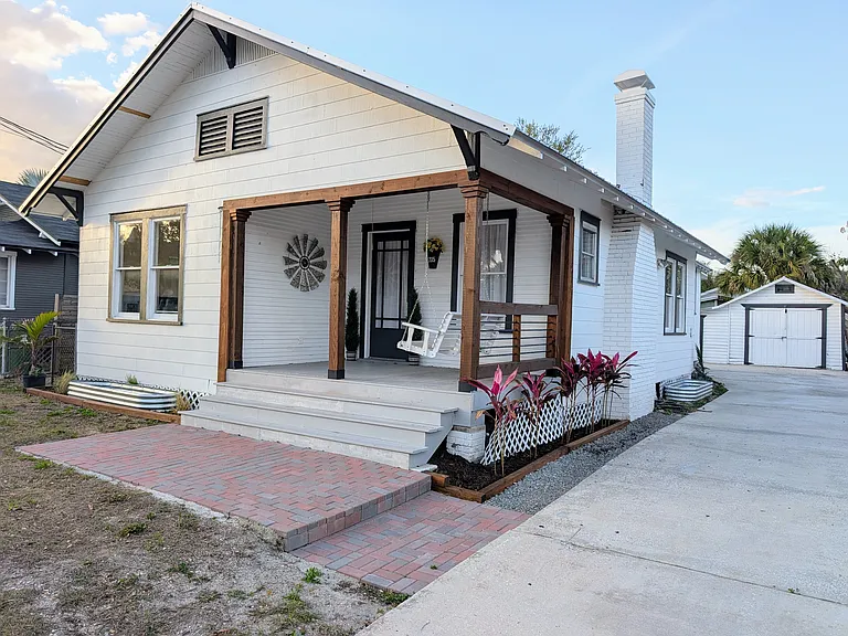 205 W Alfred St — Photo 16