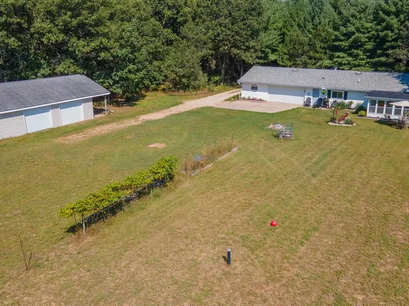 W6583 Porters Lake Rd, Wautoma, WI 54982