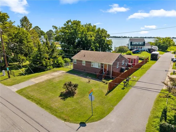 612 N Hope St, Hampton, VA 23663