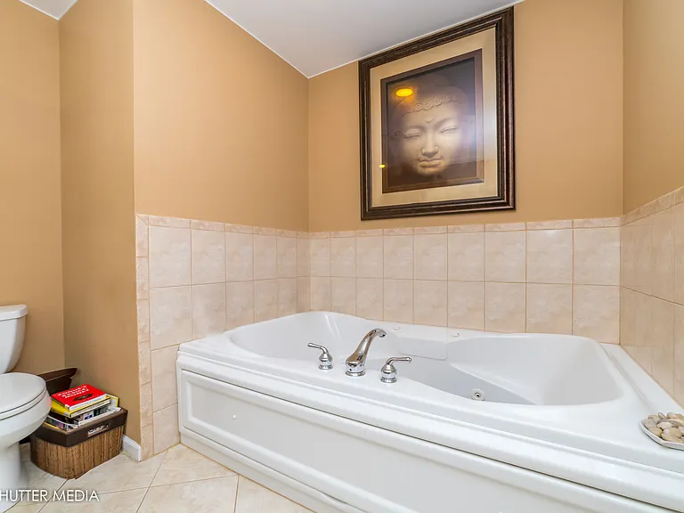 4251 W Montrose Ave #4251 — Photo 12