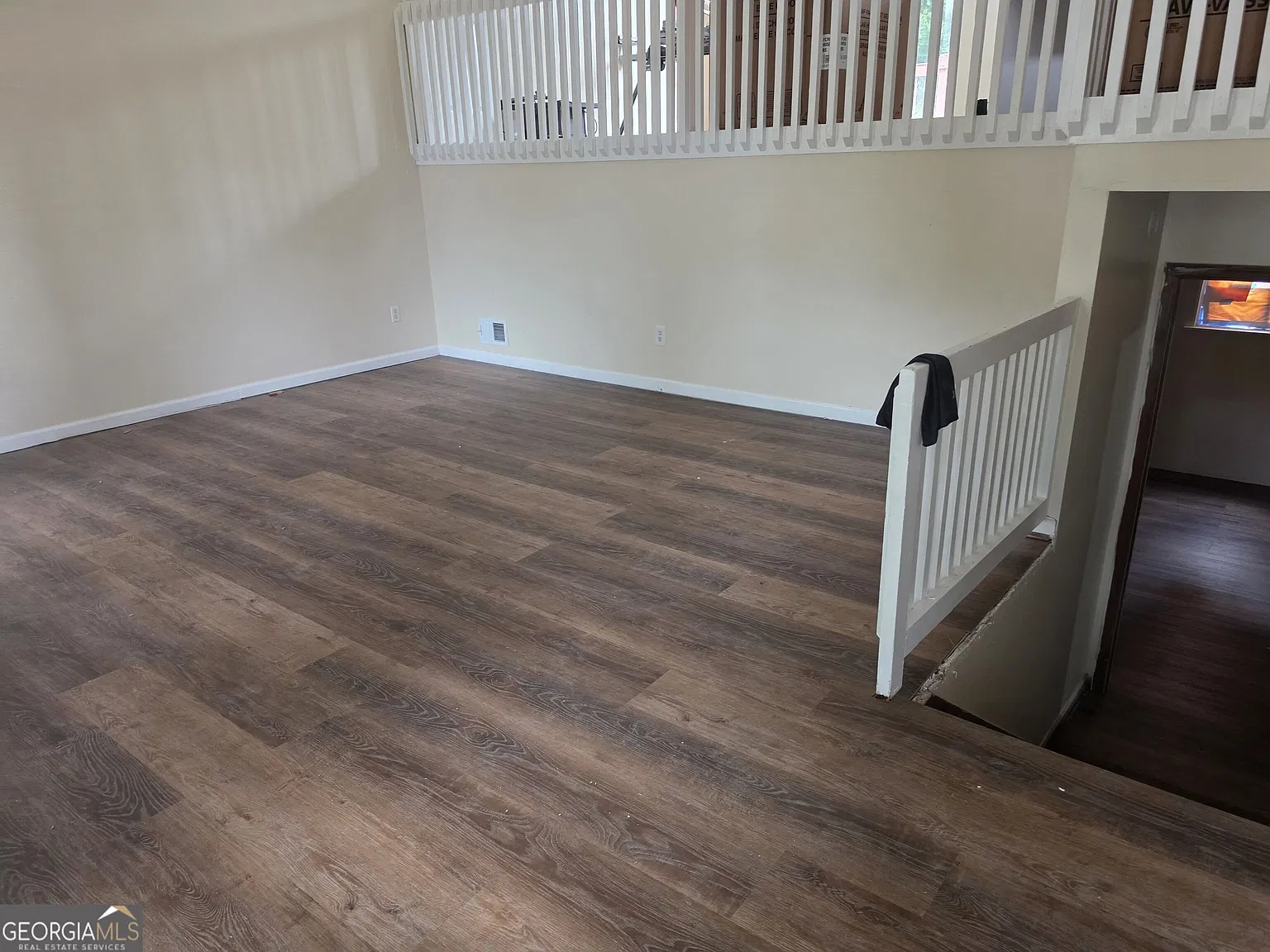 3 bed, 2.0 bath, 1290 sqft, $2,000 — Photo 3