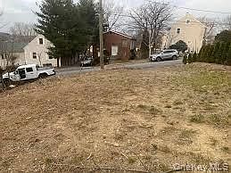 2nd image of 40 E Vincent Street