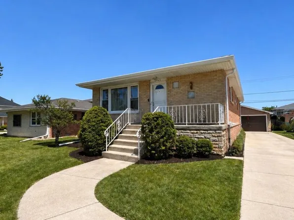 8405 Melvina Ave, Burbank, IL 60459