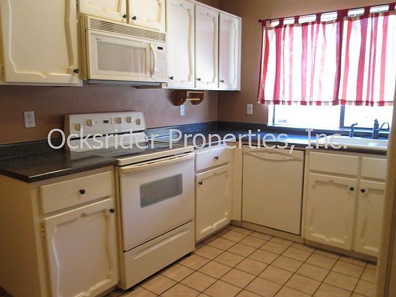 3rd image of 10604 Lagrange Park Dr NE