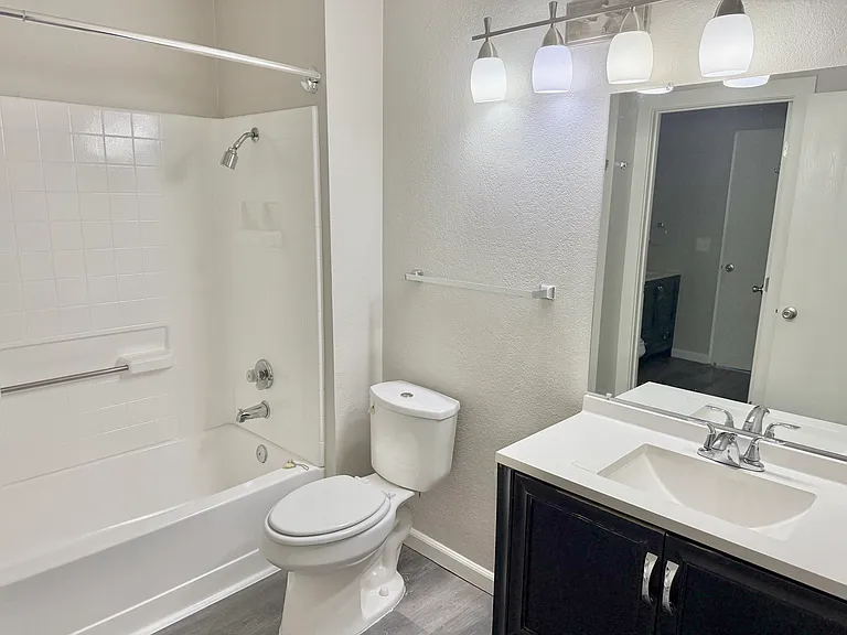 5761 Shannon Bay Dr — Photo 4