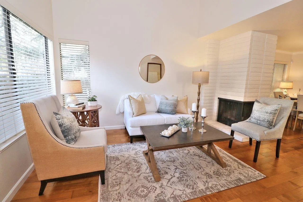 118 Hartnell Pl photo 1