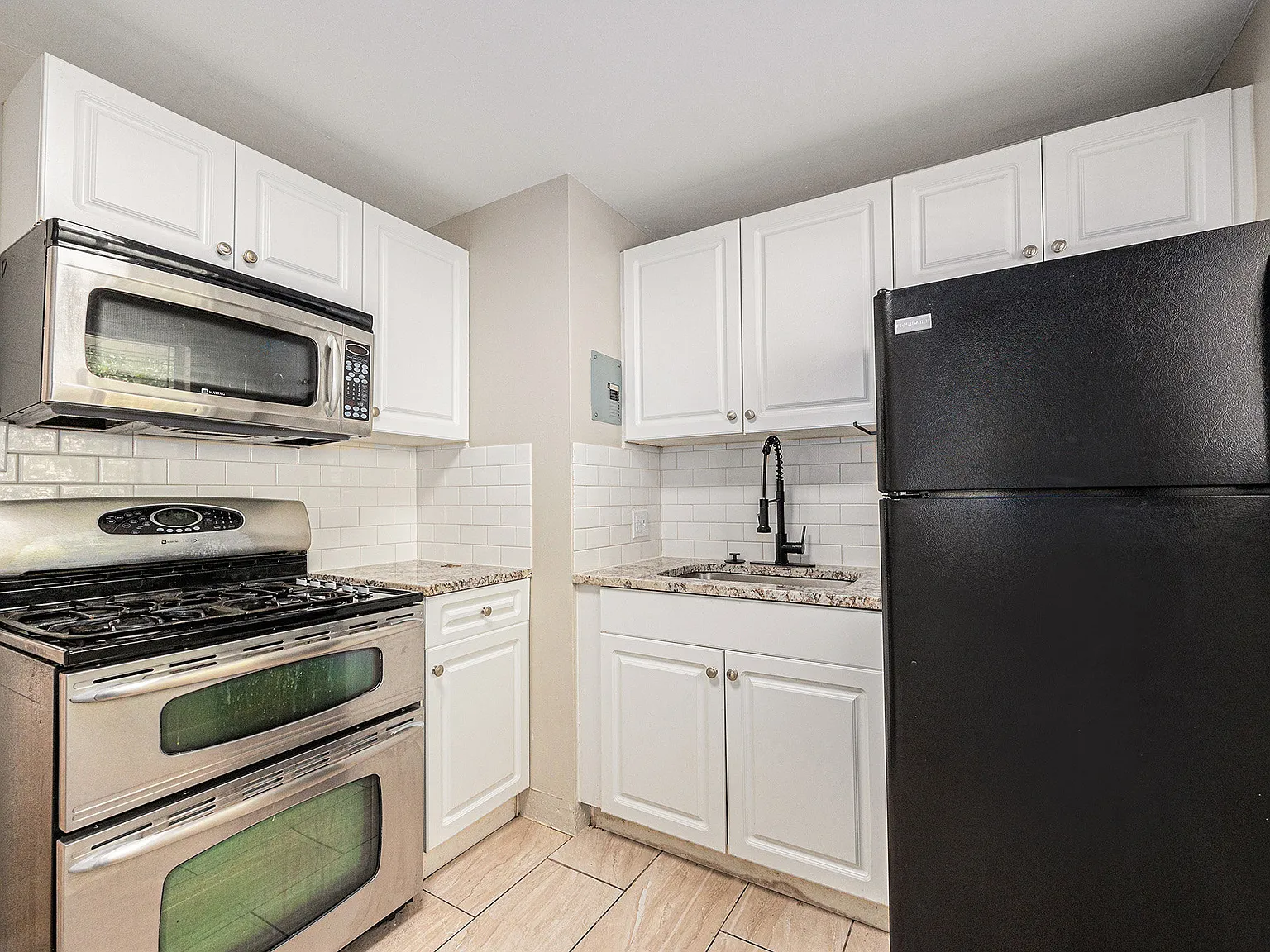 2 bed, 627 sqft, $1,650 — Photo 4