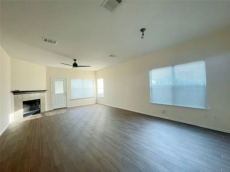 18208 Maxa Dr — Photo 11