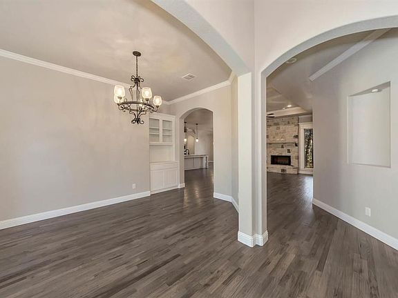 4th image of 101 Sugartree Cir