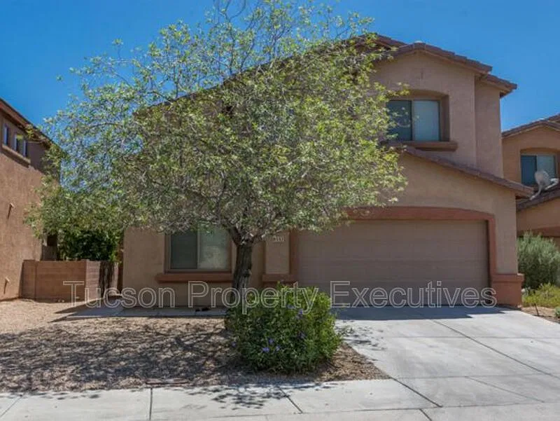 4 bed, 3.0 bath, 2073 sqft, $2,200 — Photo 1