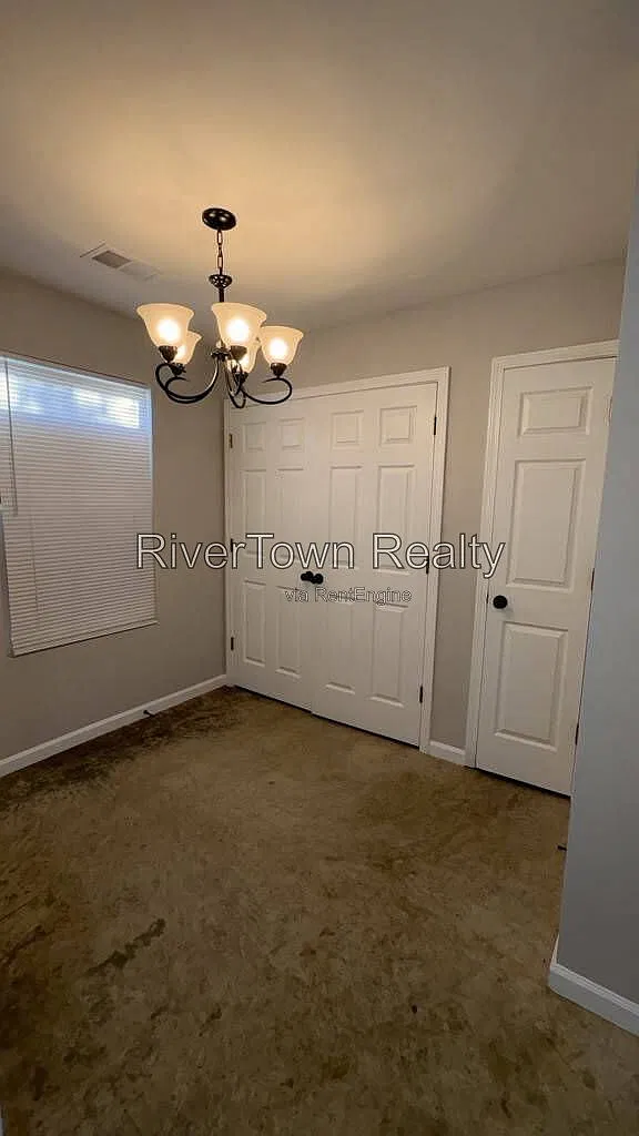 4 bed, 2.0 bath, 1255 sqft, $1,195 — Photo 4