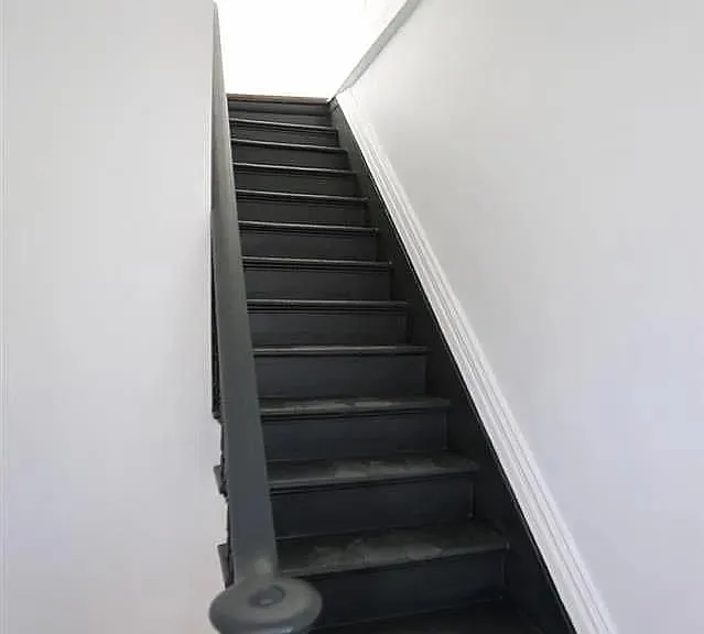 30 Henry St — Photo 3