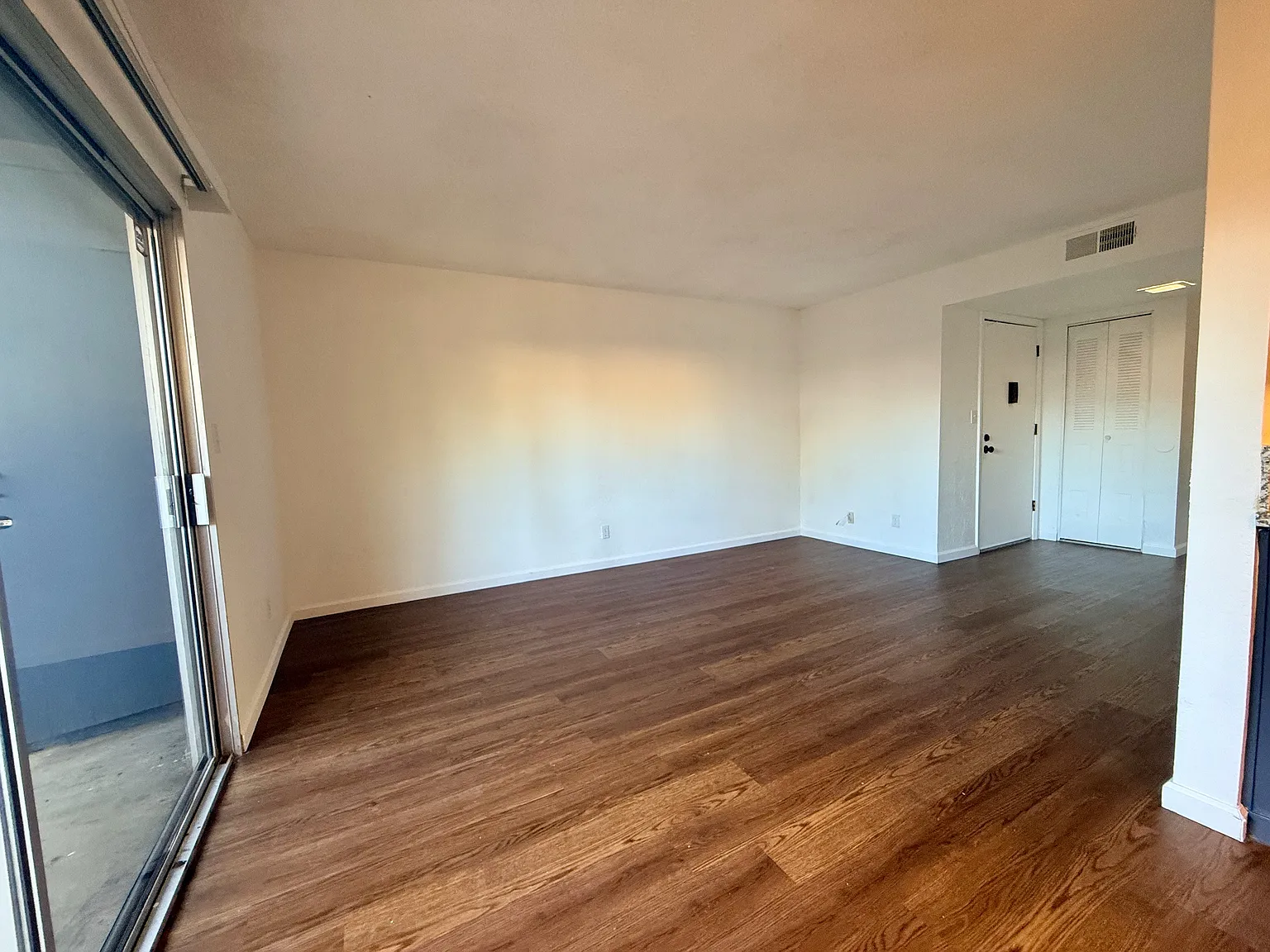 2 bed, 903 sqft, $1,800 — Photo 3