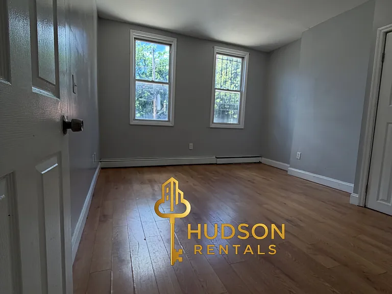 168 Woodlawn Ave #1 — Photo 5