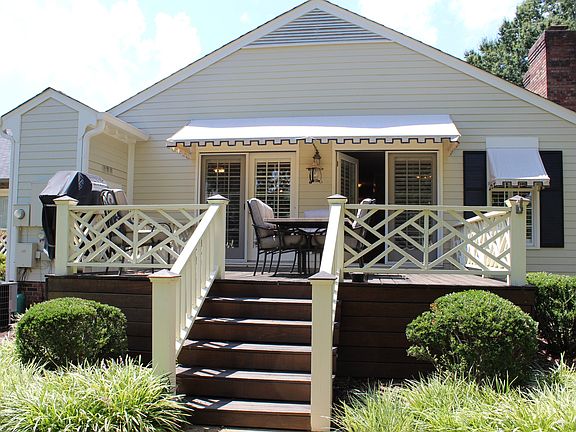 Rear exterior & deck