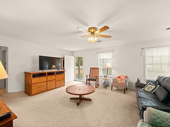 2nd image of 2175 Lola Ln