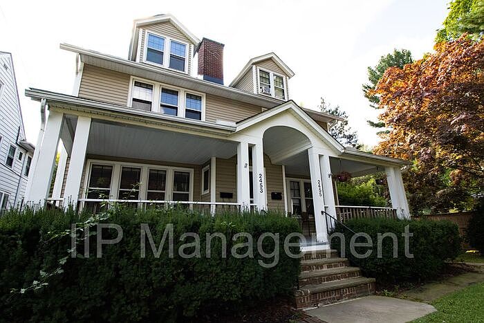 1st image of 2455 Woodmere Dr #2453