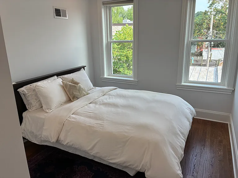 1331 C St NE — Photo 12