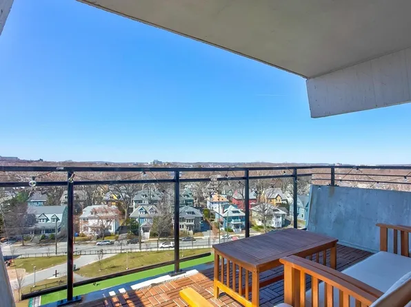 60 Babcock St APT 96, Brookline, MA 02446