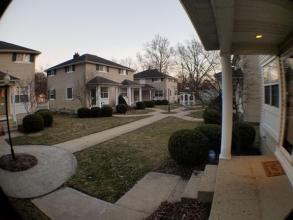 5th image of 215 Delhi Ave