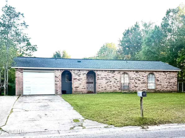 4083 Suzanne Dr, Diberville, MS 39540