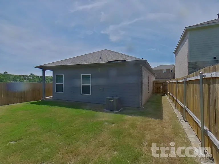 1105 Butler Ave — Photo 15