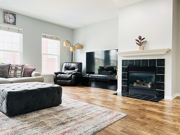 4th image of 43822 Cherry Grove Ct E #43
