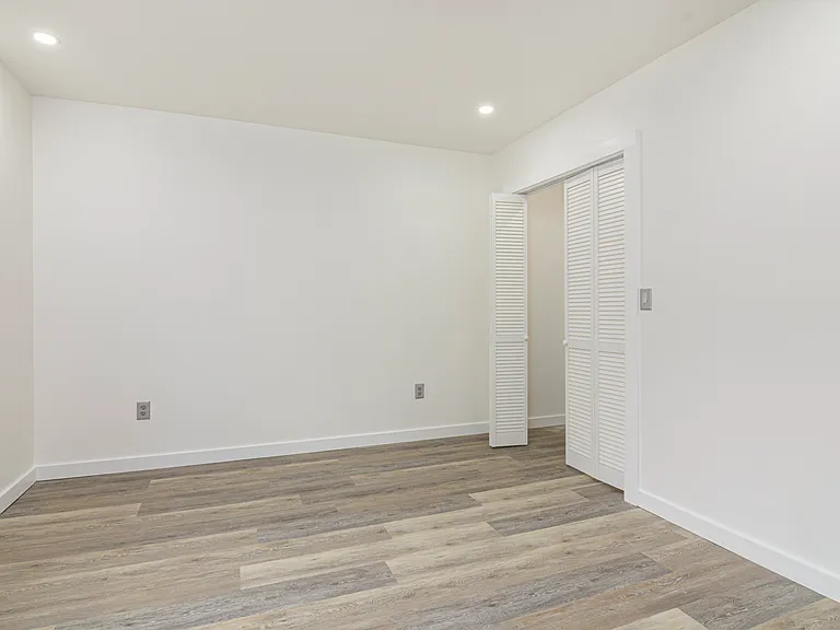 286 Berkeley Rd — Photo 10