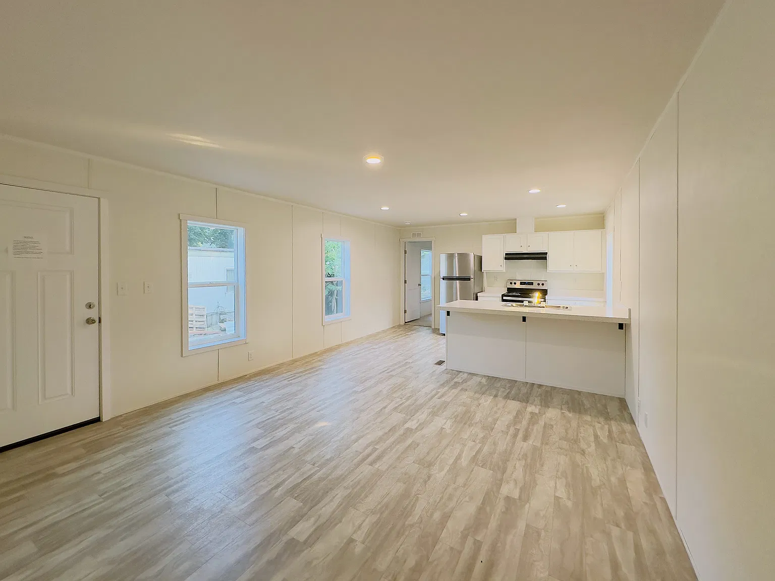 3 bed, 1020 sqft, $1,700 — Photo 2