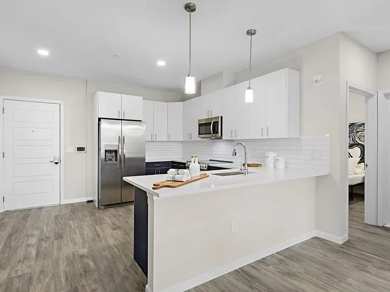 Clark street apartments — Photo 39