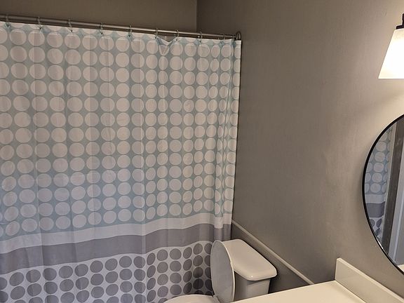 3rd image of 724 Bergerie St #B