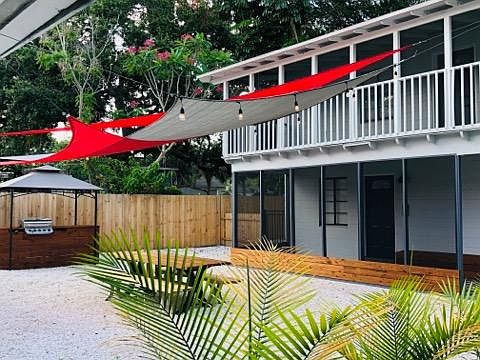 5th image of 328 20th Ave S #1