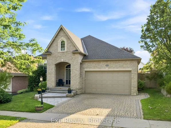 372 Parkview Hills Dr, Cobourg, ON K9A 5S6