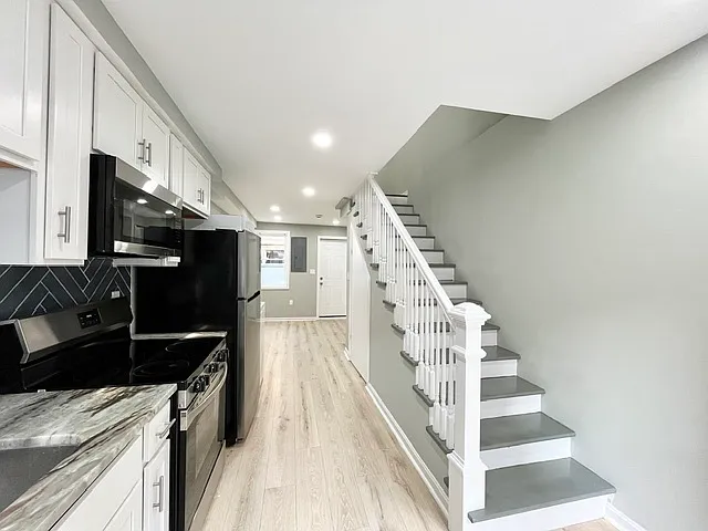 935 S Belnord Ave — Photo 6
