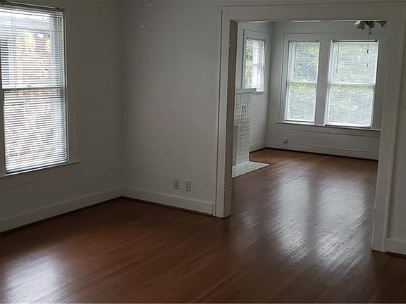 3rd image of 4018 Hawthorne Ave #4018