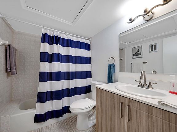 5th image of 124 NE 19th Court #205B