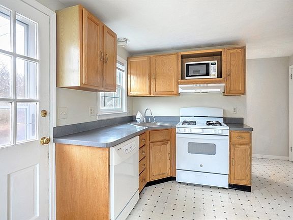5th image of 27 Clough Rd #27