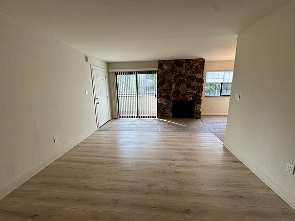 5th image of 2250 S Beverly Glen Blvd #102