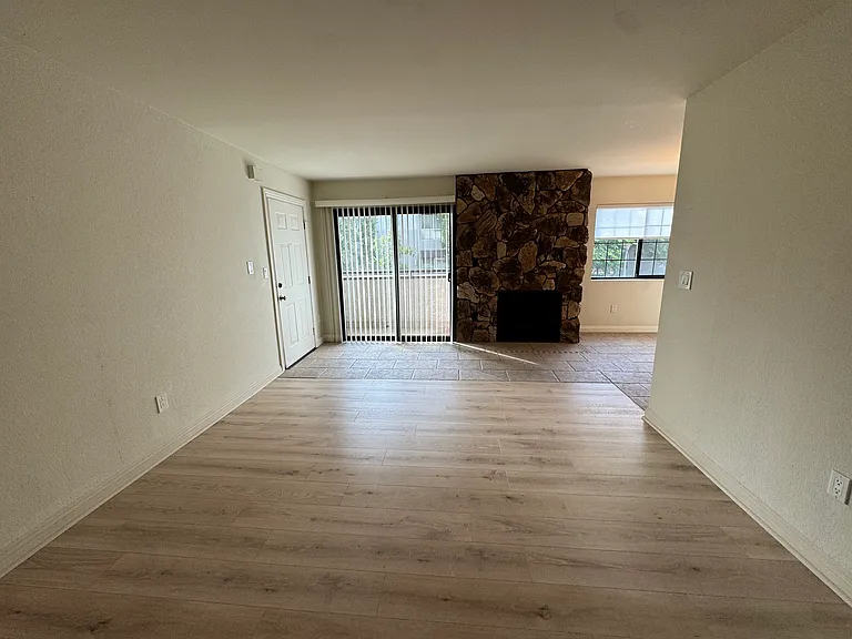 2250 S Beverly Glen Blvd #102 — Photo 5