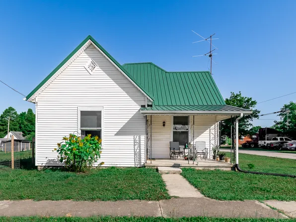 104 W Poplar St, North Vernon, IN 47265