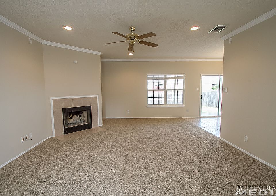 1st image of 1227 Henry Ln