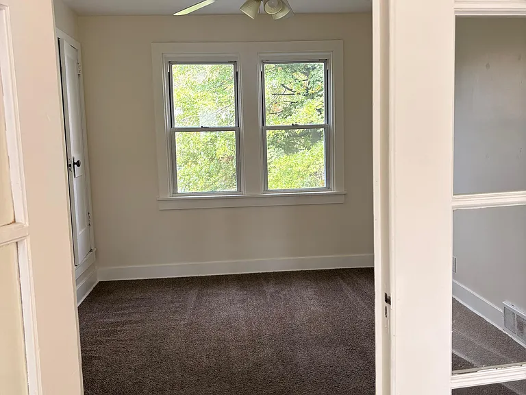 300 Sherman Ave — Photo 8