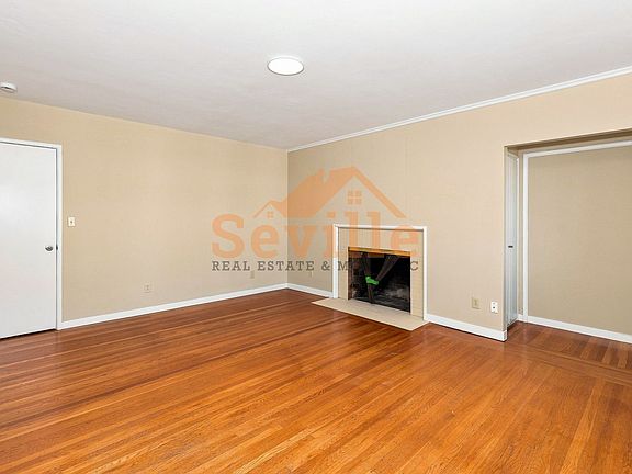 4th image of 1526 Arch St APT 4
