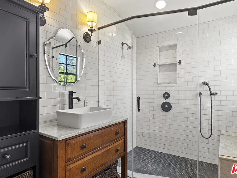 1400 Randall St — Photo 17