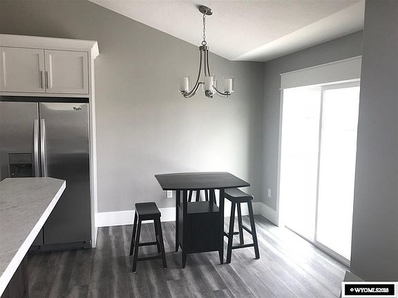 5th image of 221 Pinnacle Dr