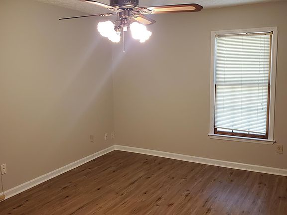 5th image of 330 Chase Dr #2