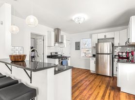 2490 Seyburn St, Detroit, MI