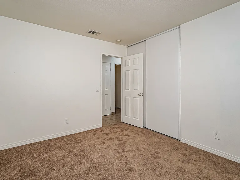 1138 E Avenue R7 — Photo 10