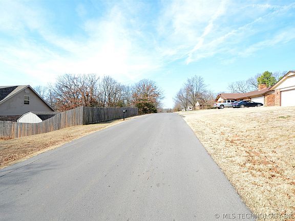 4th image of 12 West Ave