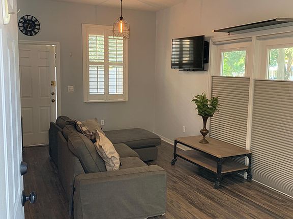 3rd image of 519 4th Ave S Unit 1